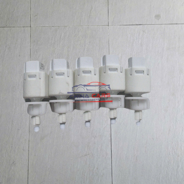 Cong tac chan phanh Zotye T600 Z8 Z8L 4